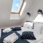 Awesome In With Sauna Apartman *