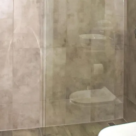 Awesome In With Sauna شقة